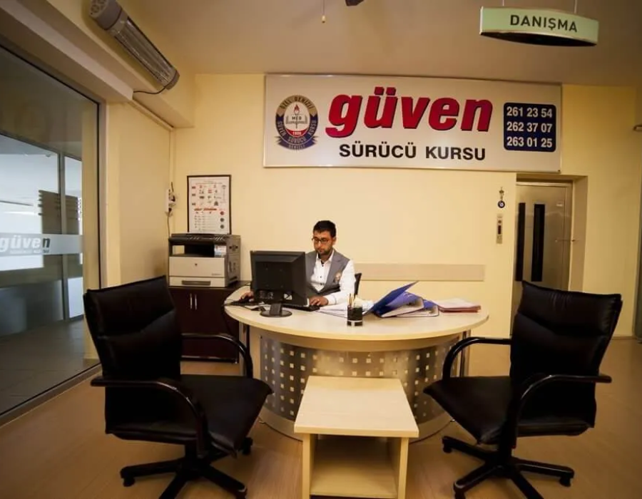 Güven Sürücü Kursu: Danışma ve yönetim ofisi
